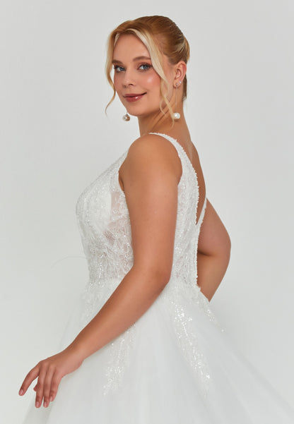 Sleeveless Maxi Tulle Plus Size Wedding Dress