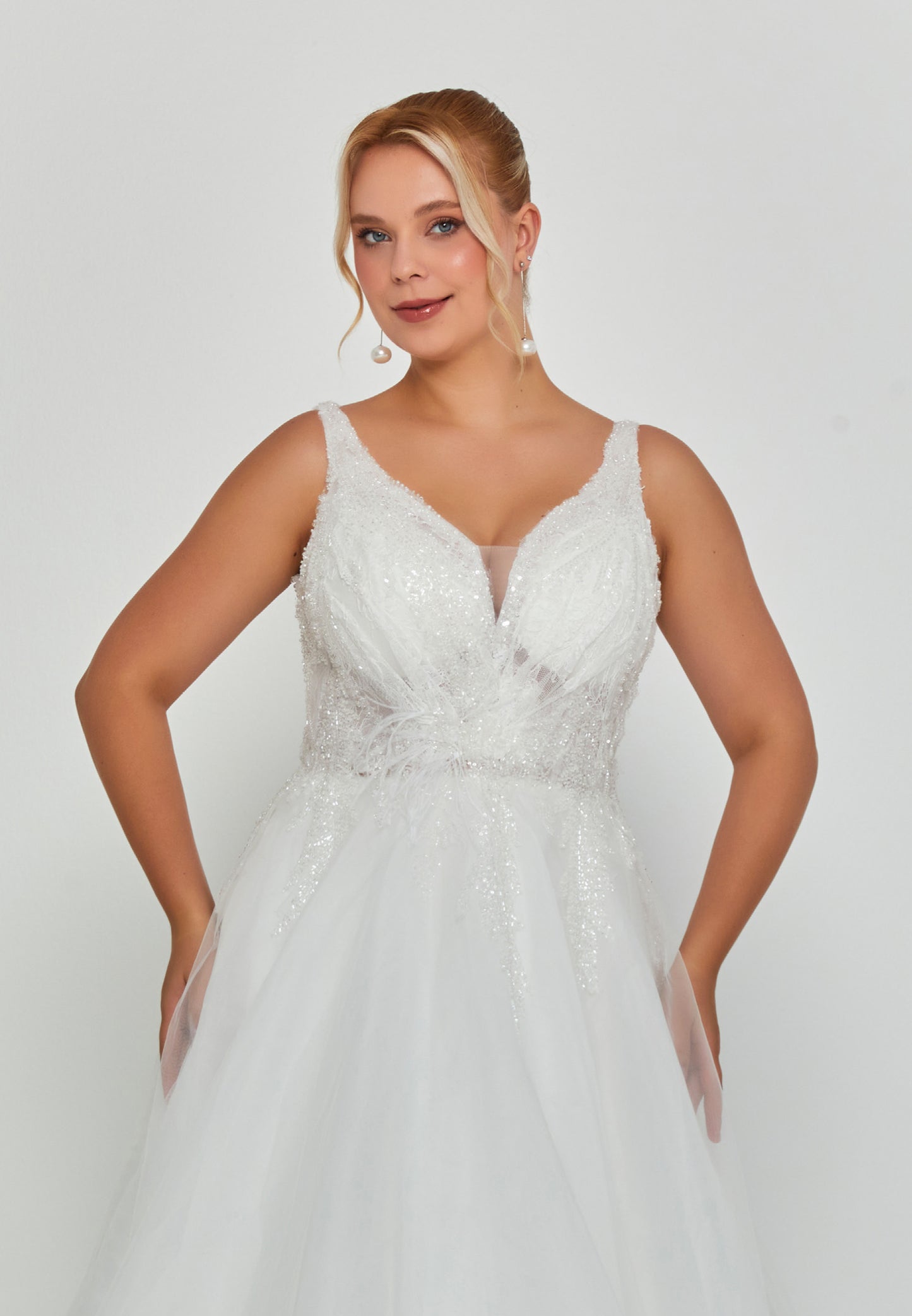 Sleeveless Maxi Tulle Plus Size Wedding Dress