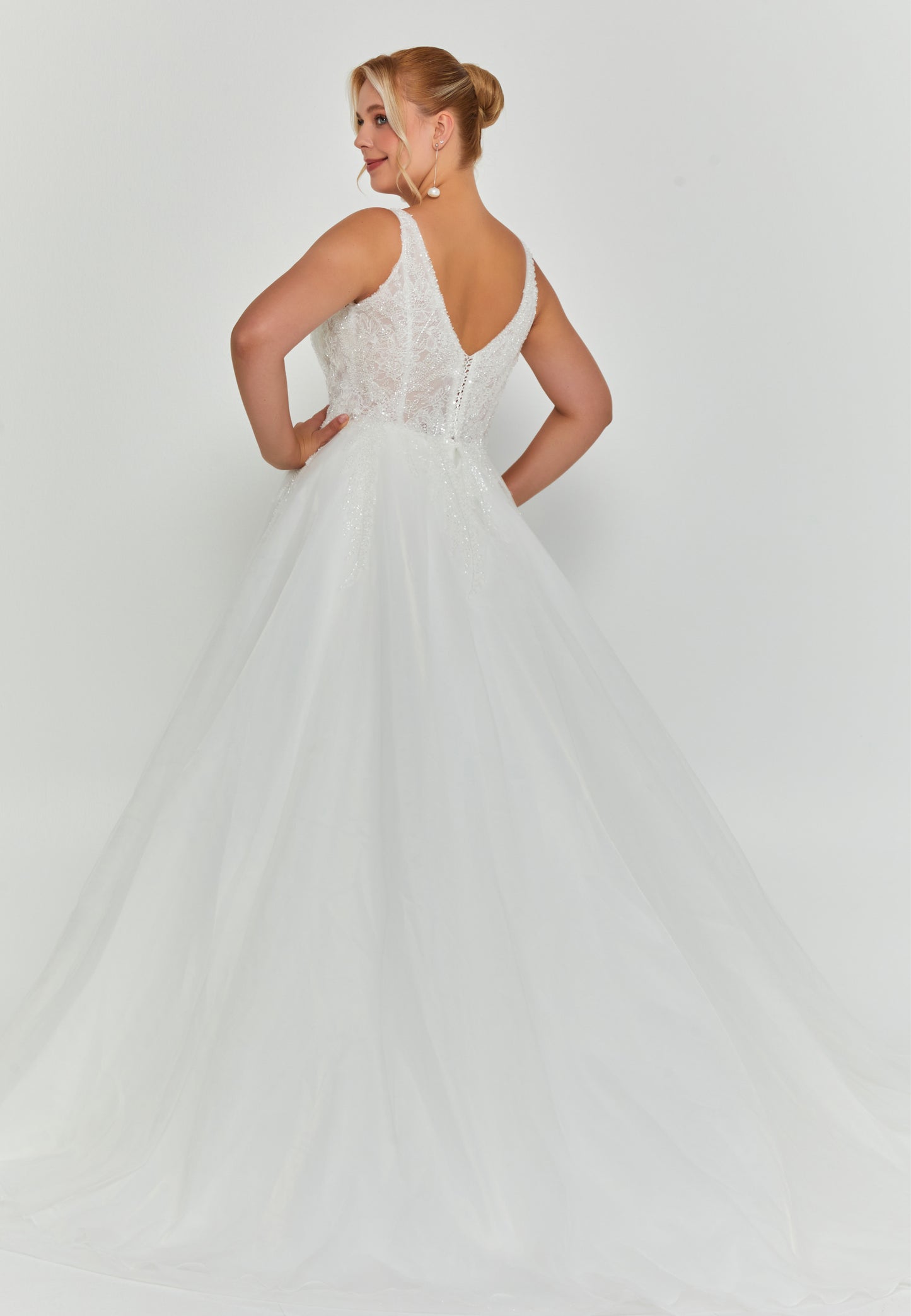 Sleeveless Maxi Tulle Plus Size Wedding Dress