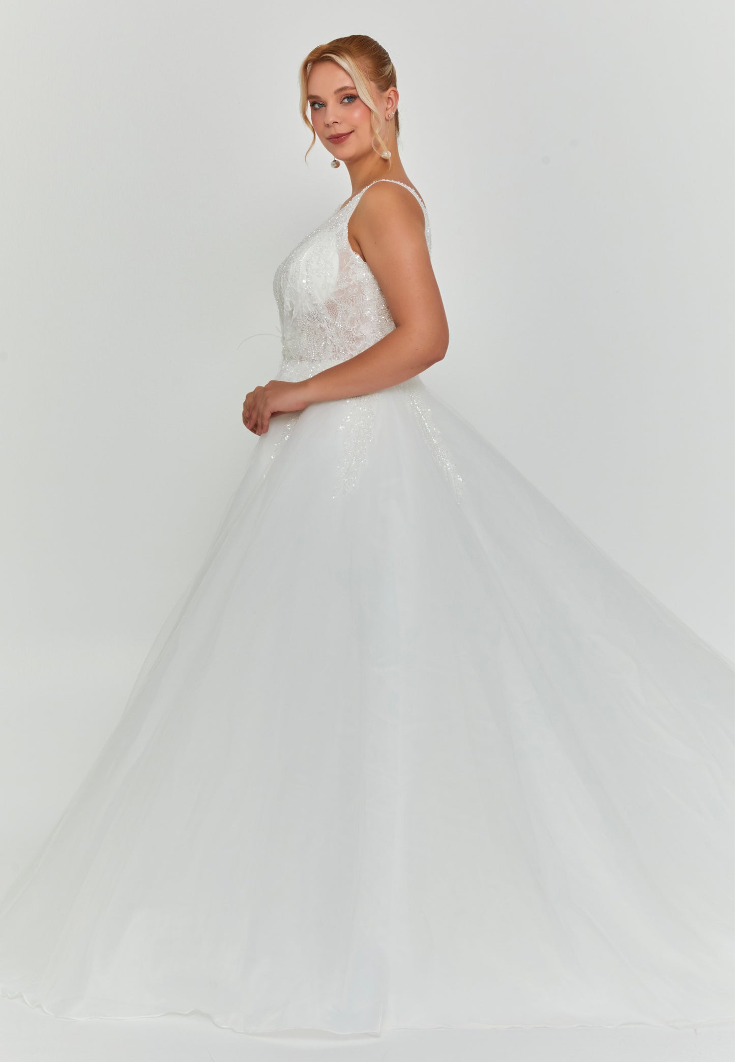 Sleeveless Maxi Tulle Plus Size Wedding Dress